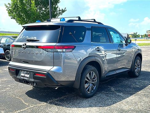 New 2026 Nissan Pathfinder SV w/ SV Premium Package FWD image 8