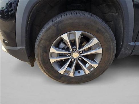 Used 2025 Chevrolet Equinox LT FWD image 11