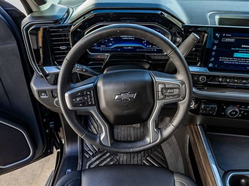 Used 2025 Chevrolet Silverado 2500 LT w/ Trail Boss Package image 18