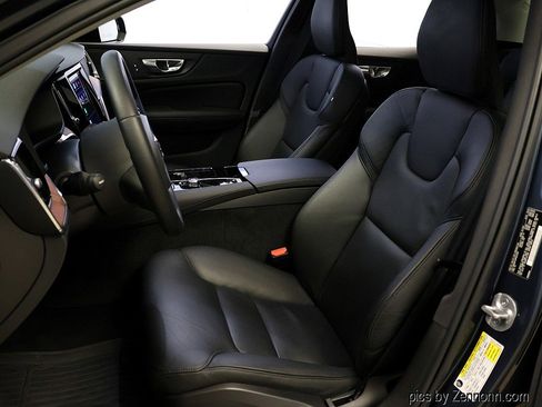 Used 2023 Volvo S60 T8 Plus image 11