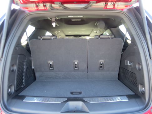 Used 2025 Chevrolet Tahoe RST w/ Advanced Technology Package AWD/4WD image 15