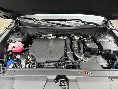 Certified 2025 Hyundai Santa Cruz Limited image 16