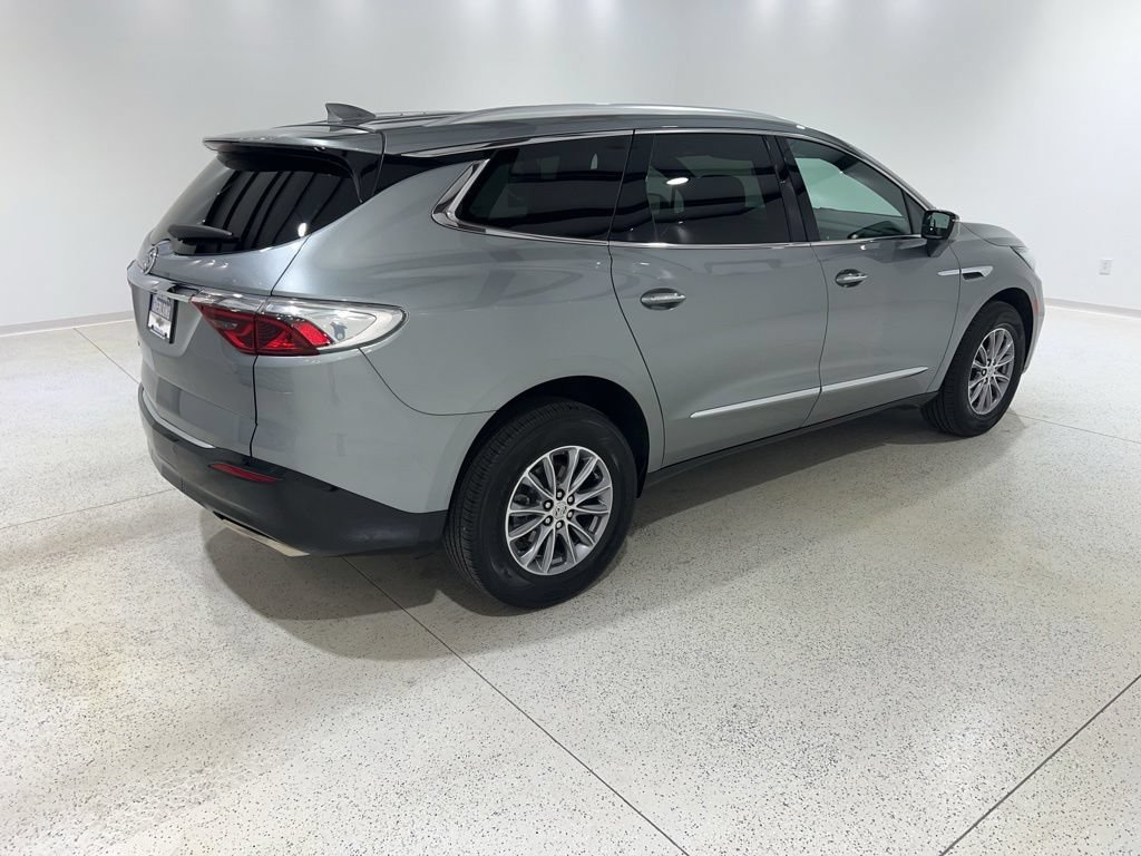 Used 2024 Buick Enclave Essence w/ Technology Package FWD image 5