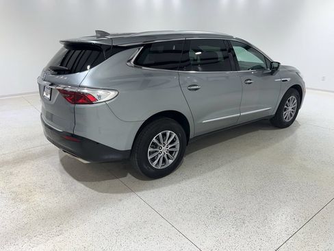 Used 2024 Buick Enclave Essence w/ Technology Package FWD image 5