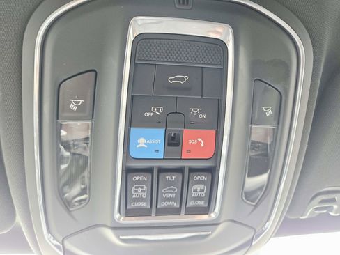 Used 2024 Jeep Wagoneer Series II w/ Convenience Group I AWD/4WD image 40