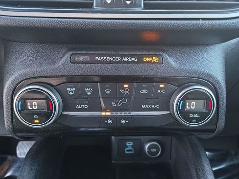 Used 2021 Ford Escape SE w/ SE Sport Appearance Package image 26