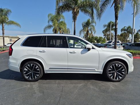 Used 2025 Volvo XC90 B5 Ultra AWD/4WD image 11