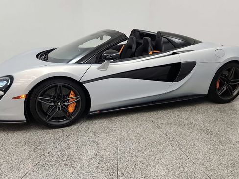 Used 2019 McLaren 570S Spider RWD image 44