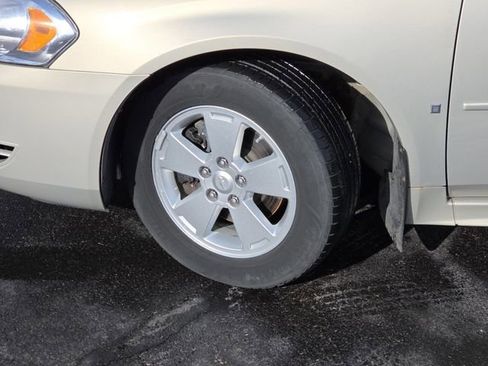 Used 2009 Chevrolet Impala LT w/ Luxury Edition Package image 19