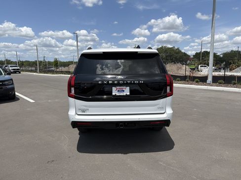 Used 2025 Ford Expedition Max Active RWD image 4