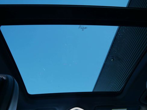 New 2026 Porsche Macan image 14