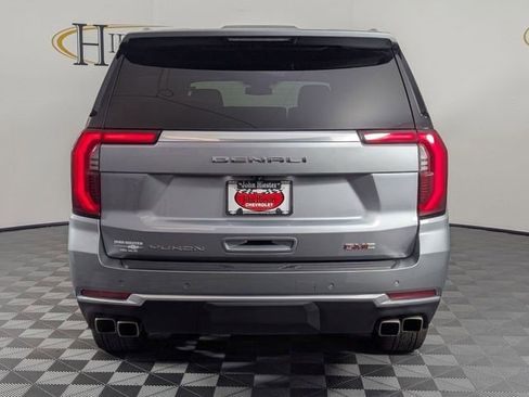 Used 2025 GMC Yukon XL Denali AWD/4WD image 10