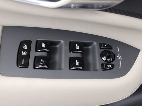New 2026 Volvo XC90 B5 Plus AWD/4WD image 18