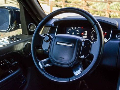 Used 2019 Land Rover Range Rover HSE image 20