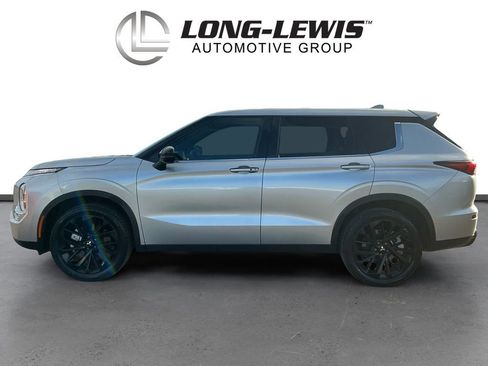 Used 2022 Mitsubishi Outlander SEL Black Edition image 2