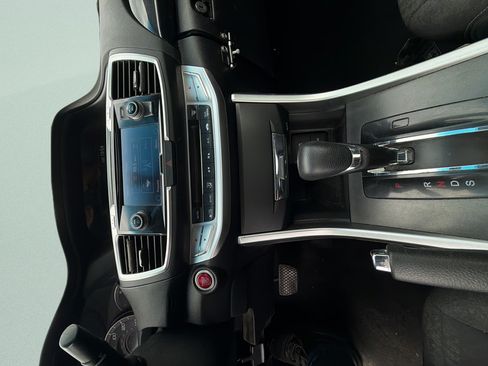 Used 2013 Honda Accord EX image 19