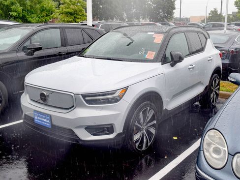 Used 2021 Volvo XC40 P8 Recharge w/ Advanced Package AWD/4WD image 12