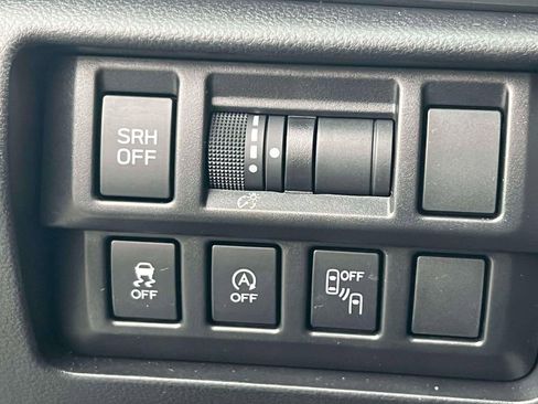 Used 2025 Subaru Forester Premium image 19