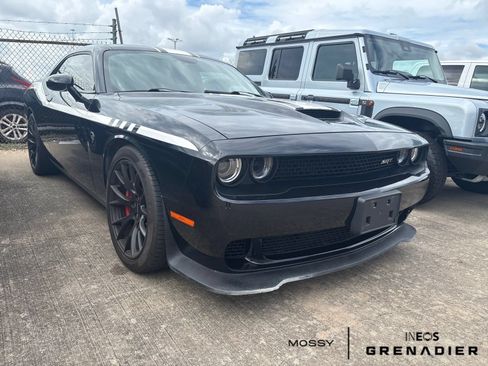 Used 2015 Dodge Challenger SRT Hellcat RWD image 1