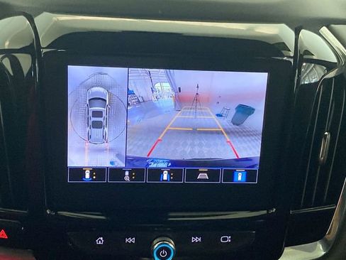 Used 2023 Chevrolet Traverse LT w/ LT Premium Package FWD image 42