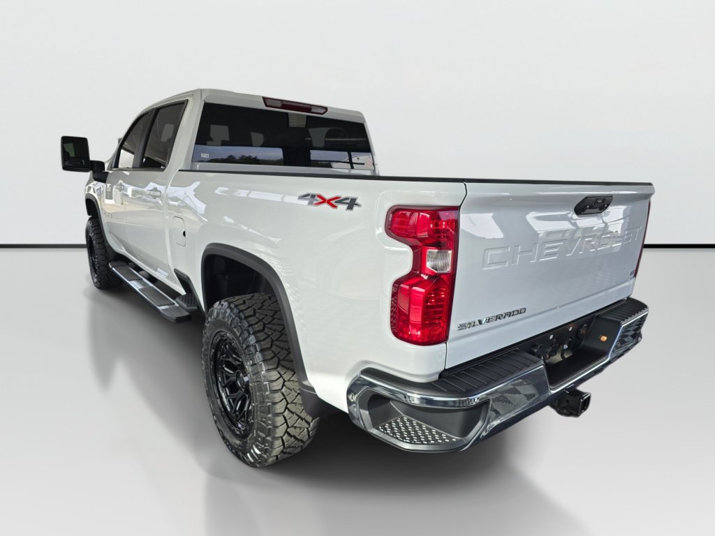 Used 2025 Chevrolet Silverado 2500 LT w/ Convenience Package AWD/4WD image 3