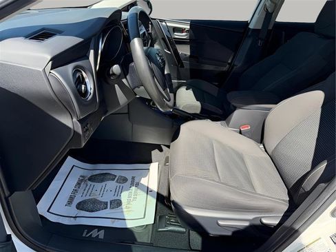 Used 2017 Toyota Corolla iM image 13