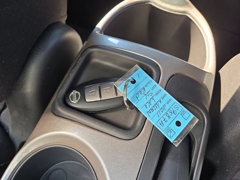 Used 2011 Nissan Juke SV AWD/4WD image 28