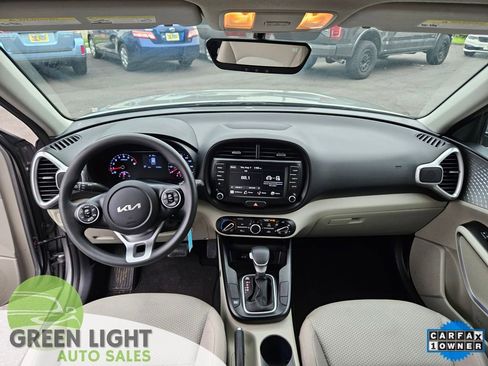 Used 2022 Kia Soul LX image 19