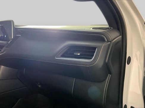 Used 2023 GMC Yukon AT4 AWD/4WD image 18