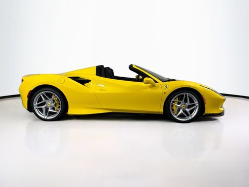 Certified 2022 Ferrari F8 Tributo RWD image 8