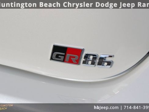 Used 2024 Toyota GR86 Premium image 6
