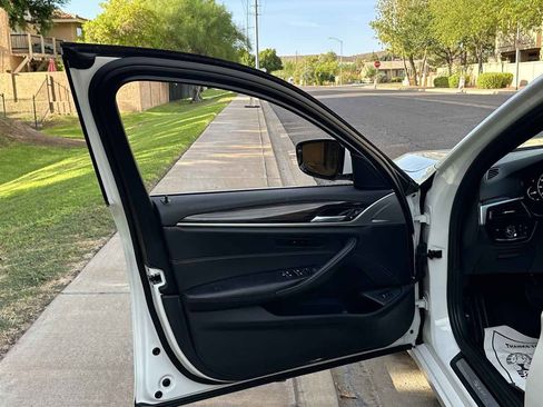 Used 2018 BMW 540i xDrive image 42
