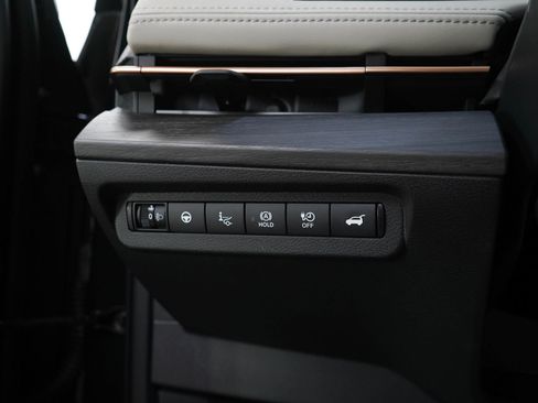 Used 2024 Nissan Ariya AWD image 27