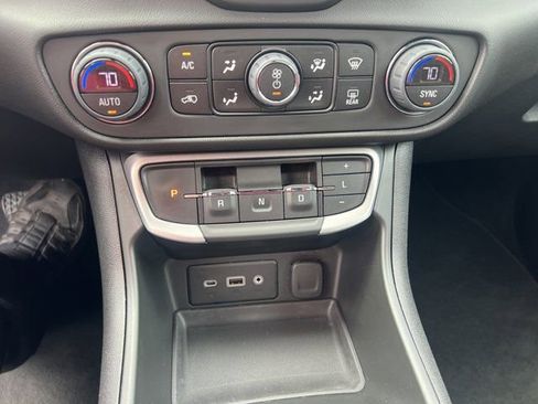 Used 2023 GMC Terrain SLE w/ Driver Convenience Package AWD/4WD image 8