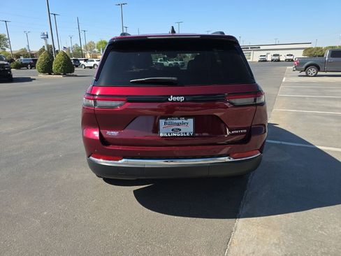 Used 2025 Jeep Grand Cherokee Limited RWD image 4