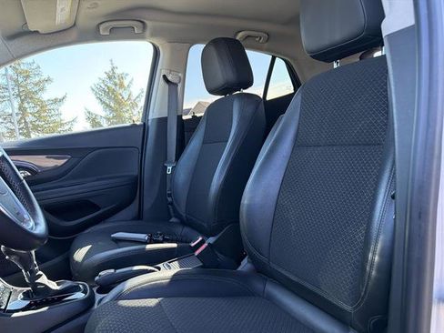 Used 2022 Buick Encore Preferred w/ Safety Package image 36