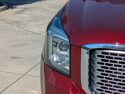 Used 2016 GMC Yukon Denali w/ Open Road Package image 7