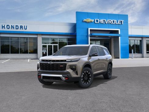 New 2026 Chevrolet Traverse Z71 w/ Enhanced Driving Package AWD/4WD image 8