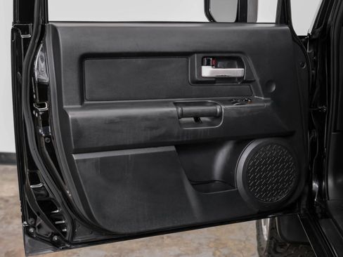 Used 2007 Toyota FJ Cruiser 4WD image 34