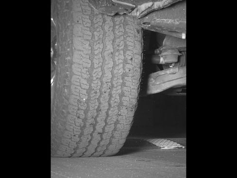 Certified 2023 Toyota Tacoma TRD Off-Road AWD/4WD image 15