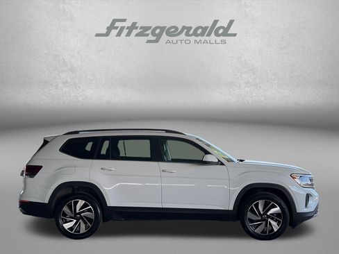 Used 2024 Volkswagen Atlas SE AWD/4WD image 4