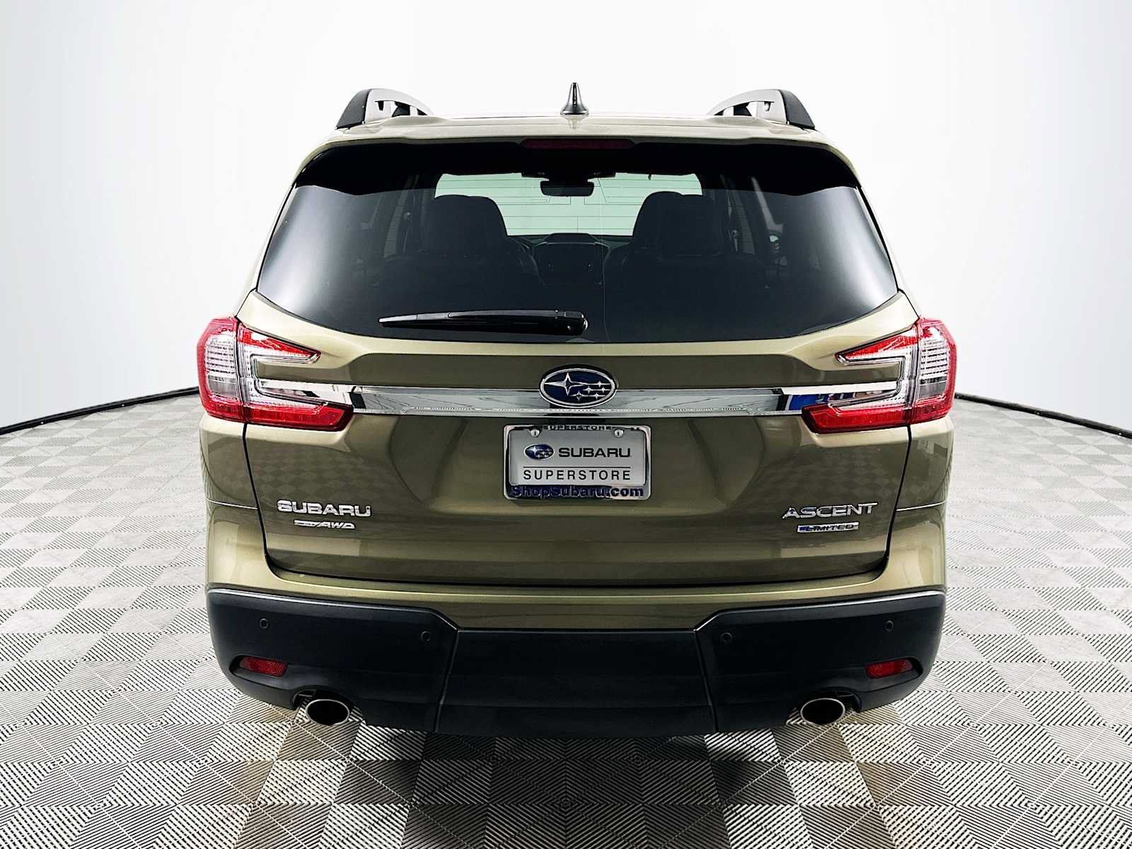 Used 2023 Subaru Ascent Limited w/ Technology Package AWD/4WD image 6