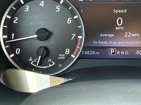 Used 2024 Nissan Frontier SV w/ Technology Package RWD image 12