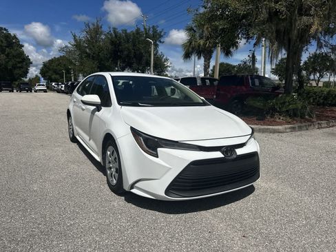 Used 2023 Toyota Corolla LE FWD image 8