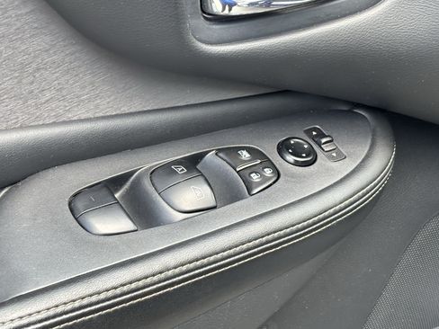 Used 2023 Nissan Murano S AWD/4WD image 15