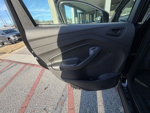 Used 2017 Ford Escape S image 14