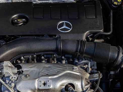 Used 2022 Mercedes-Benz GLB 250 GLB 250 image 30