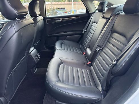 Used 2018 Ford Fusion SE w/ Equipment Group 602A FWD image 15