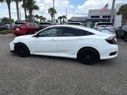 Used 2018 Honda Civic EX image 17