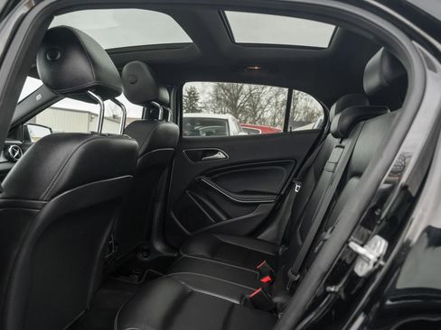 Used 2018 Mercedes-Benz GLA 250 4MATIC image 9